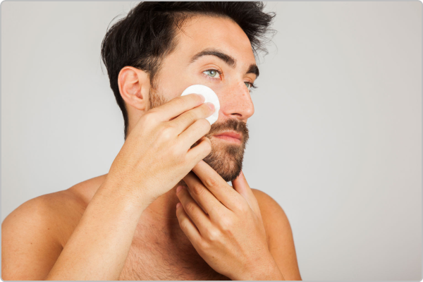 پاکسازی روتین پوستی مردانه
